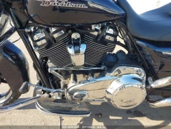 Harley-Davidson FLHX, Street Glide 6