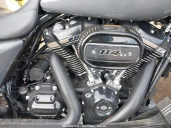 Harley-Davidson FLTRXS, Road Glide Special 6