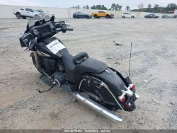 Indian Motorcycle Co. Chieftain 1