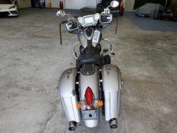 Indian Motorcycle Co. Chieftain 3